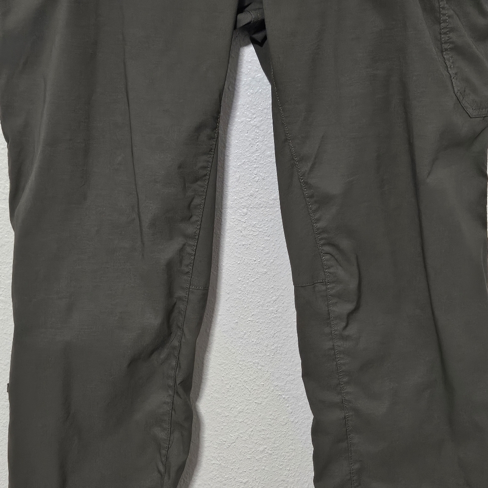 Duluth Trading company quick dry material hiking size 18 - Picture 3 of 14